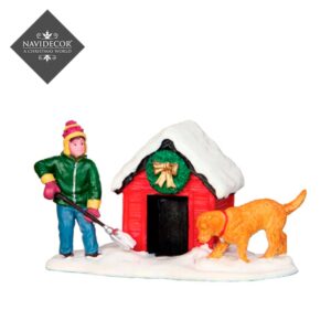 Niño sacando nieve
